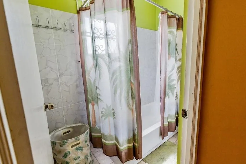 Yanceylargo Estate - Newly Renovated 7Br Beautiful Two-Story W Gorgeous Mountain View Villa Montego Bay