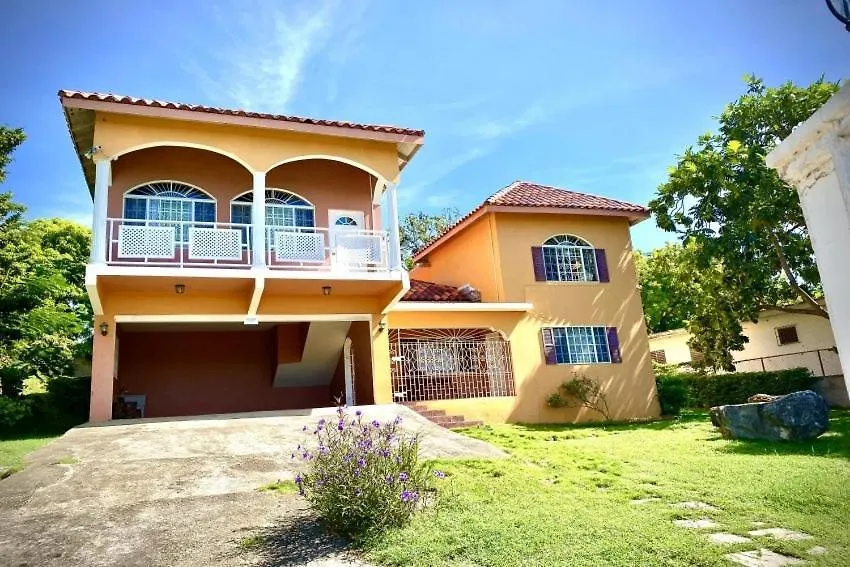 Yanceylargo Estate - Newly Renovated 7Br Beautiful Two-Story W Gorgeous Mountain View Villa Montego Bay Jamaica
