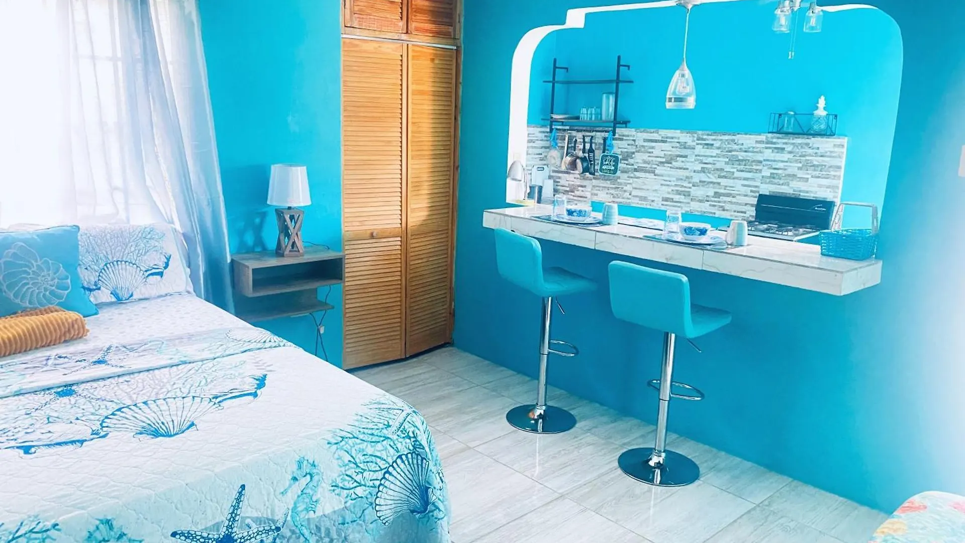 Yanceylargo Estate - Newly Renovated 7Br Beautiful Two-Story W Gorgeous Mountain View Villa Montego Bay